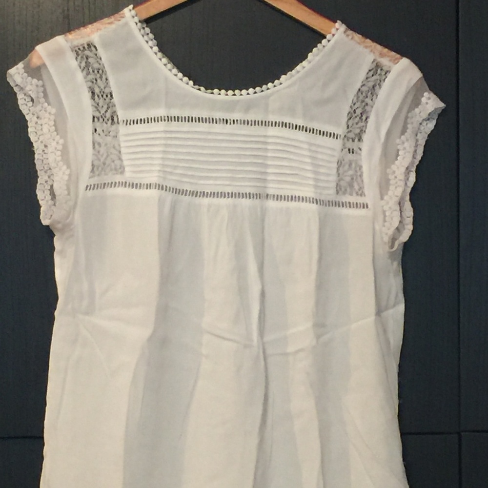 Daniel RainnWhite Sleeveless Top